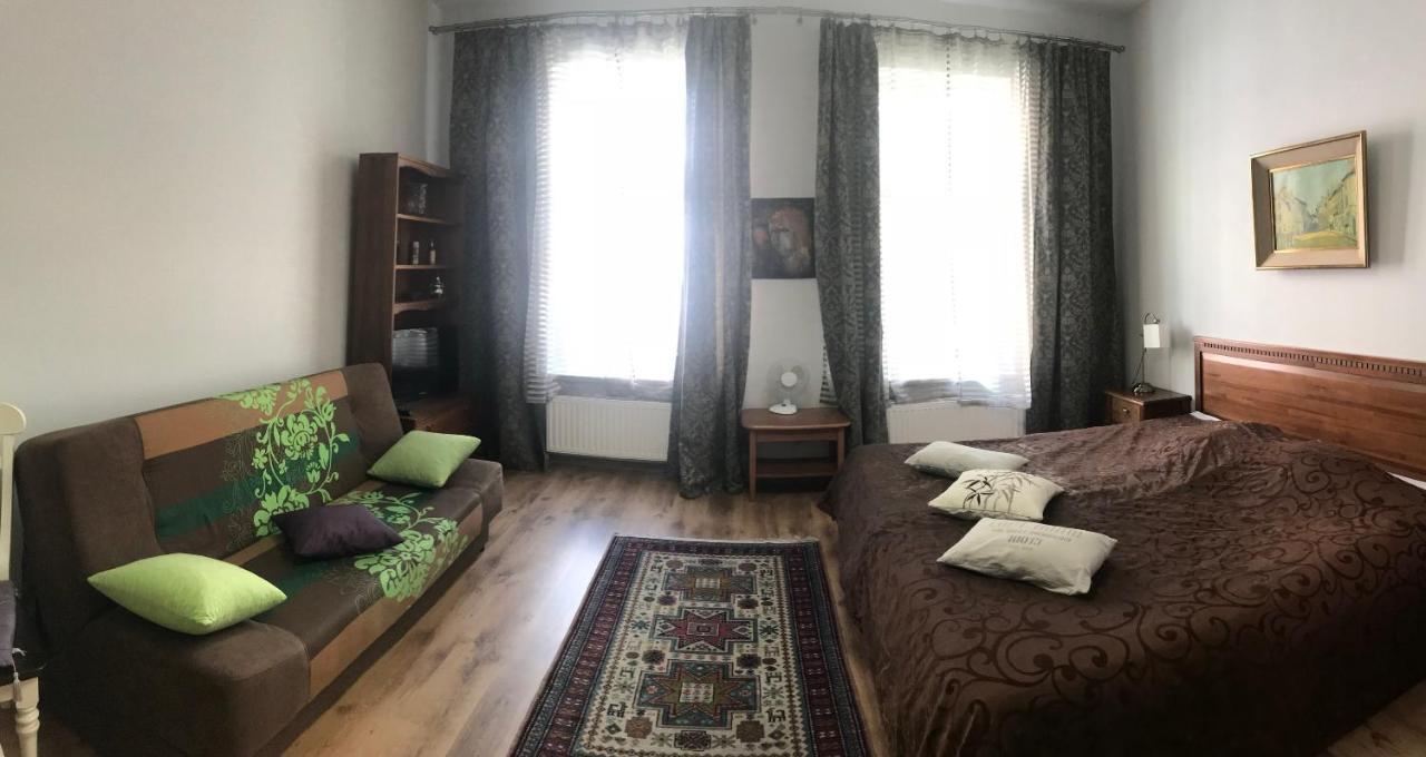 A1 Apartments With Free Parking Рига Екстер'єр фото